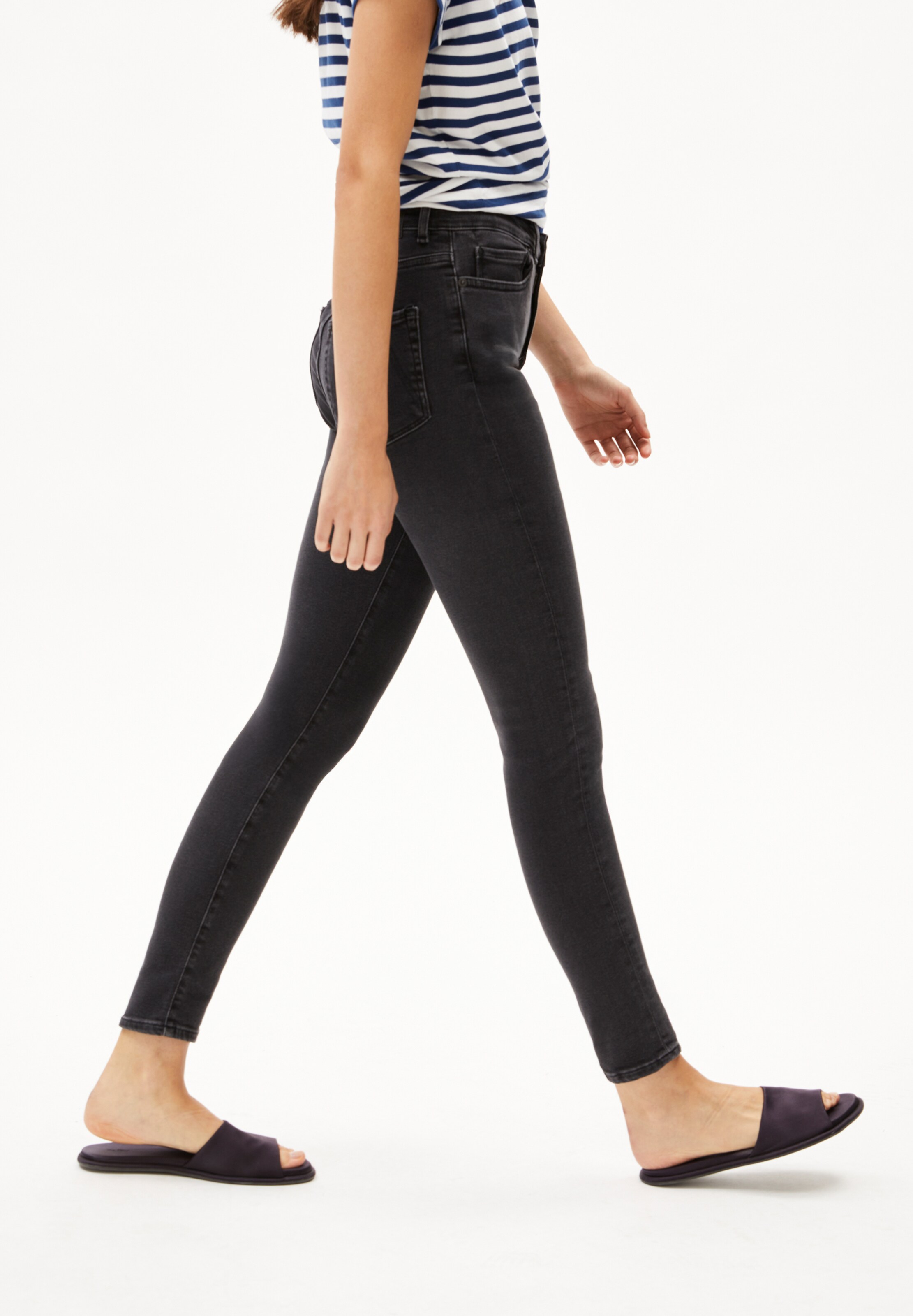 ARMEDANGELS Skinny Jeans 'INGAA' in Black: front