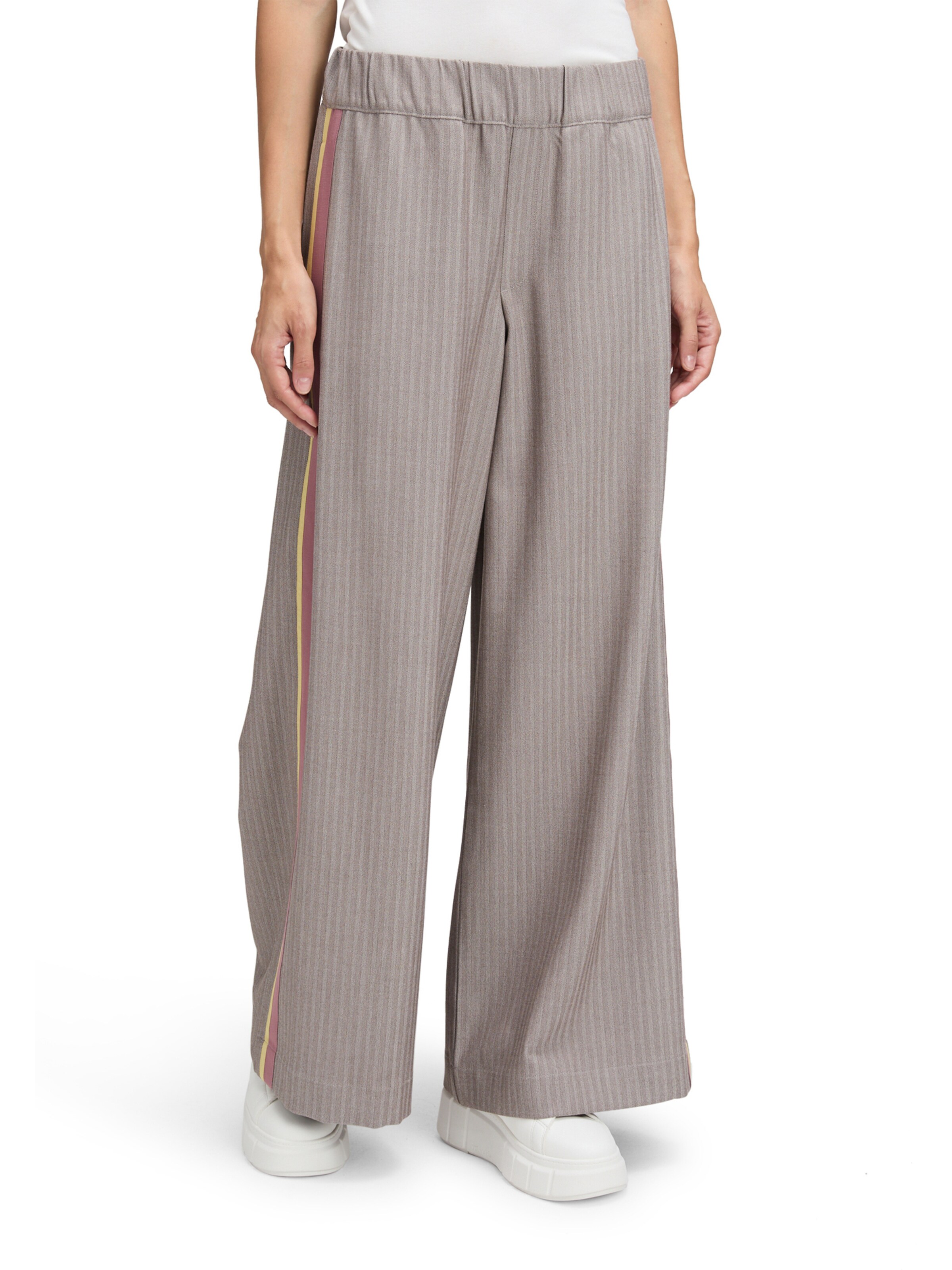 Cartoon Regular Trousers in Beige: front