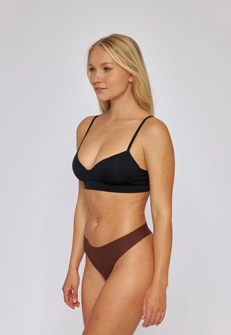 SNOCKS String in Brown