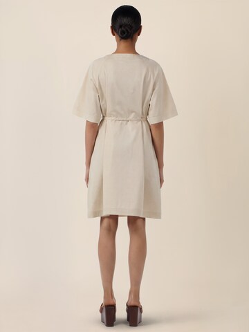 APART Kleid in Beige