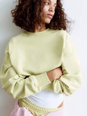 Sweat-shirt Pull&Bear en vert