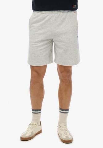 Superdry Regular Broek 'Essential' in Grijs: voorkant