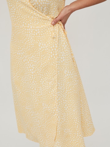 Robe 'Lovie' VILA en jaune