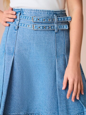 Next Rok in Blauw