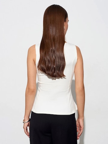 Top di Dilvin in beige