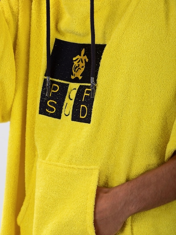 Pacifique Sud - Bata deportiva 'Surf' en amarillo