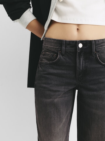 Pull&Bear Loose fit Jeans in Black