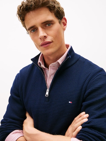 TOMMY HILFIGER Sweater in Blue