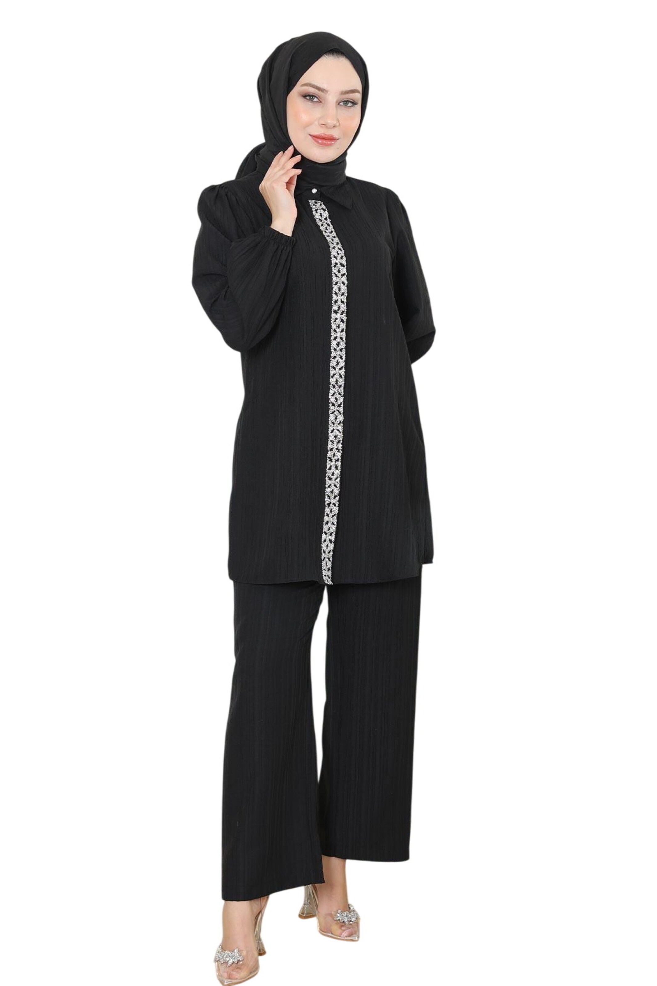 MODAMIHRAM Pantsuit in Black: front