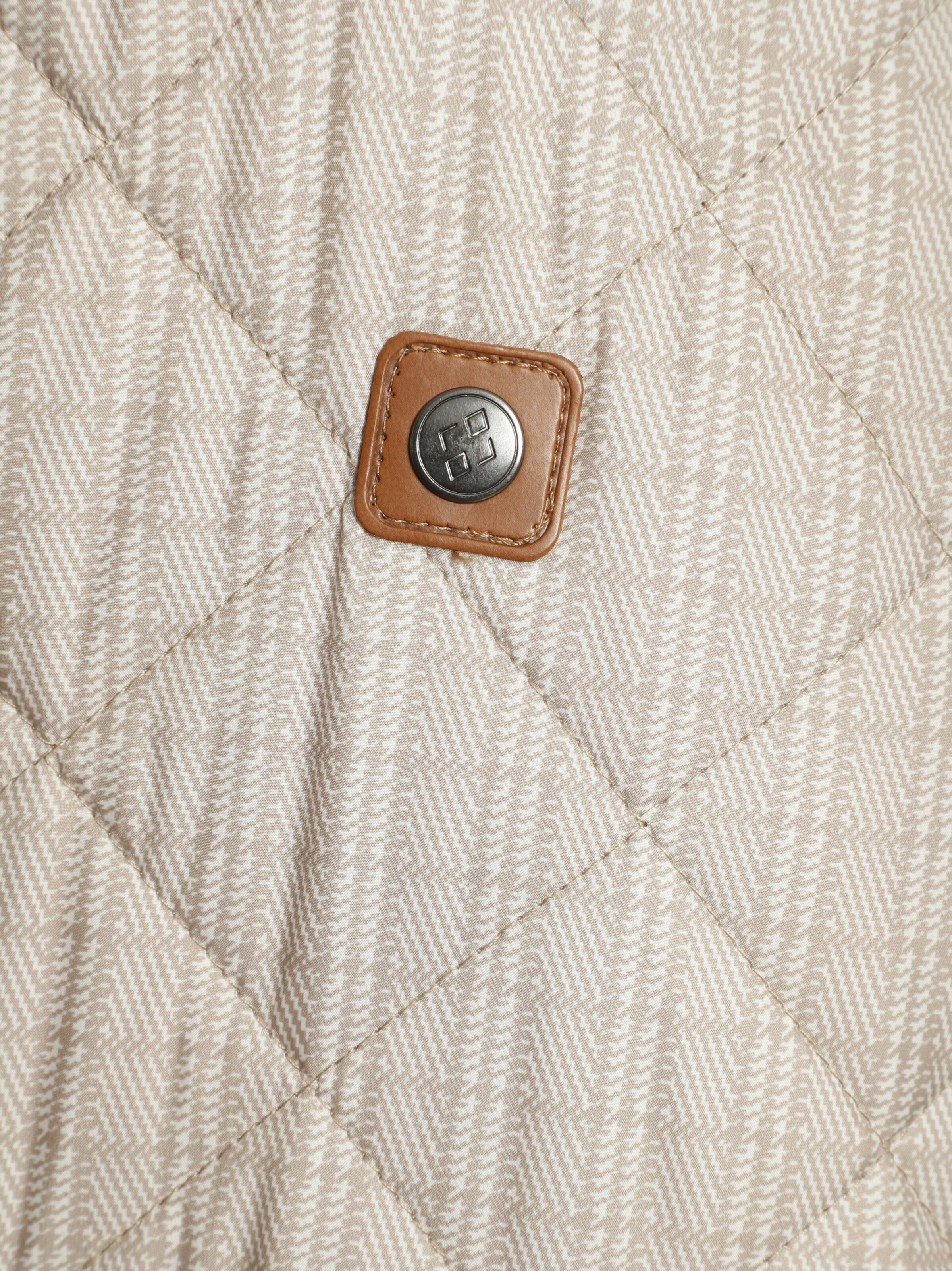 Charles Colby Between-Season Jacket 'Duke Frederick' in Beige