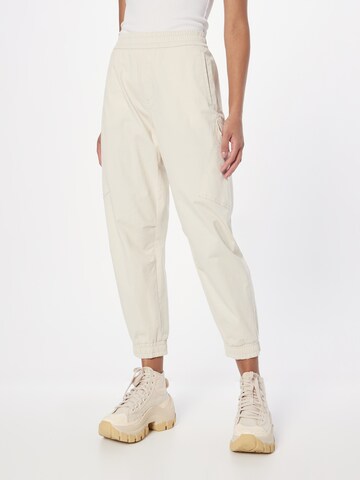 BRAX Tapered Cargobroek 'Macie' in Grijs: voorkant