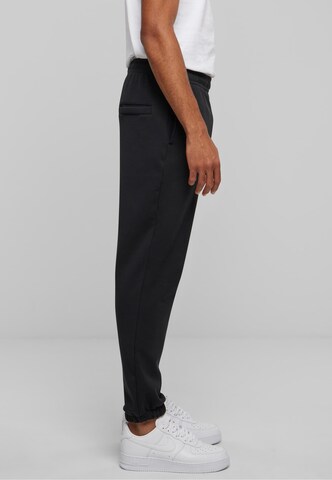Urban Classics Tapered Byxa i svart