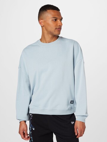 Urban Classics Sweatshirt in Blue: front