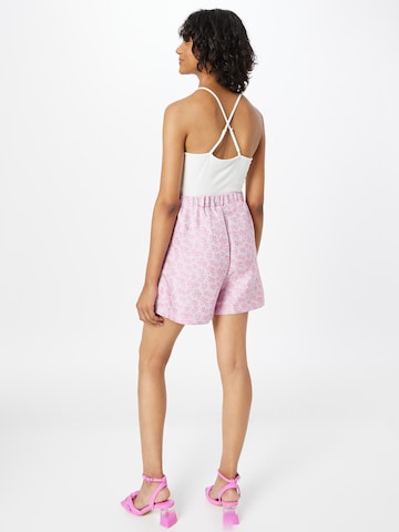 PIECES Loosefit Shorts 'Eli' in Pink