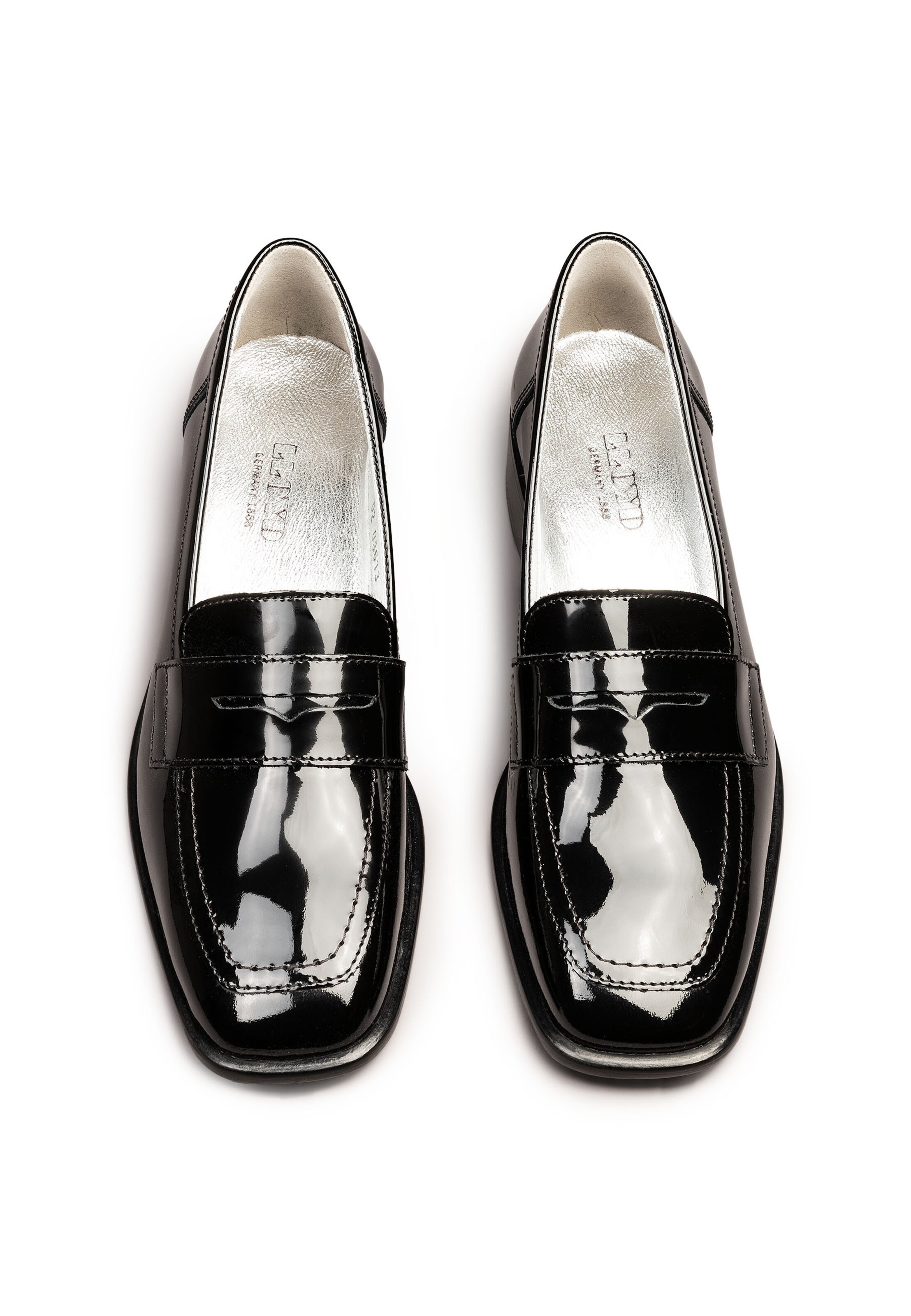 LLOYD Classic Flats in Black