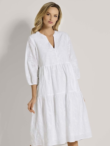 MADELEINE Kleid in Weiß: Vorderseite