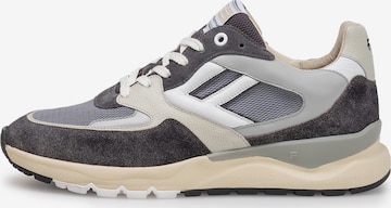 Sneaker bassa 'De Treener 01' di Floris van Bommel in grigio: frontale