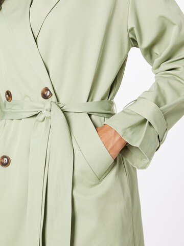 NA-KD Between-Seasons Coat 'Lisa & Lena' in Green