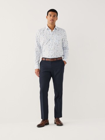 Next Regular Fit Paita värissä valkoinen