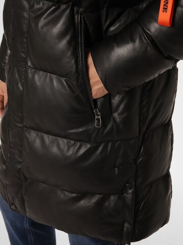 MILESTONE Wintermantel 'Piero' in Schwarz