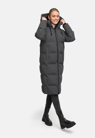 Cappotto funzionale 'Tikoraa 16' di MARIKOO in grigio