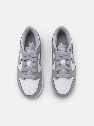 Sneaker 'Dunk' de la Nike Sportswear pe alb