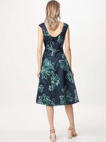 Rochie de cocktail de la Vera Mont pe albastru