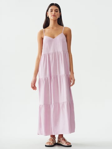 Calli Dress 'WEEKEND' in Pink: front