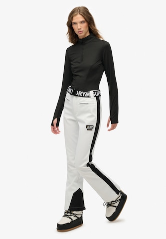 Bootcut Pantalon de sport Superdry en blanc