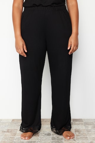 Trendyol Curve - Pijama en negro