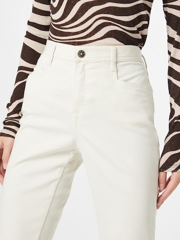 Coupe slim Pantalon 'MARY' BRAX en blanc