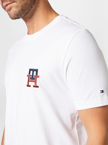 Tricou de la TOMMY HILFIGER pe alb