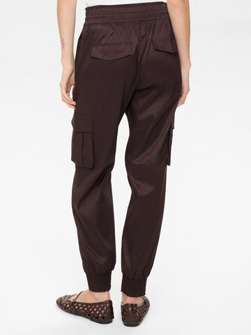 NÜMPH Regular Broek ' NUSUSAN ' in Bruin