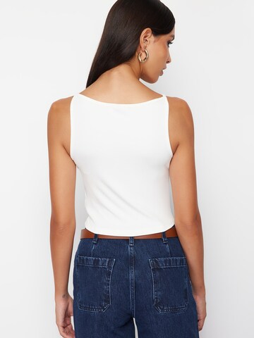 Trendyol Top – bílá