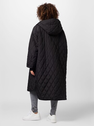 Vero Moda Curve Between-Seasons Coat 'HUDSON' in Black