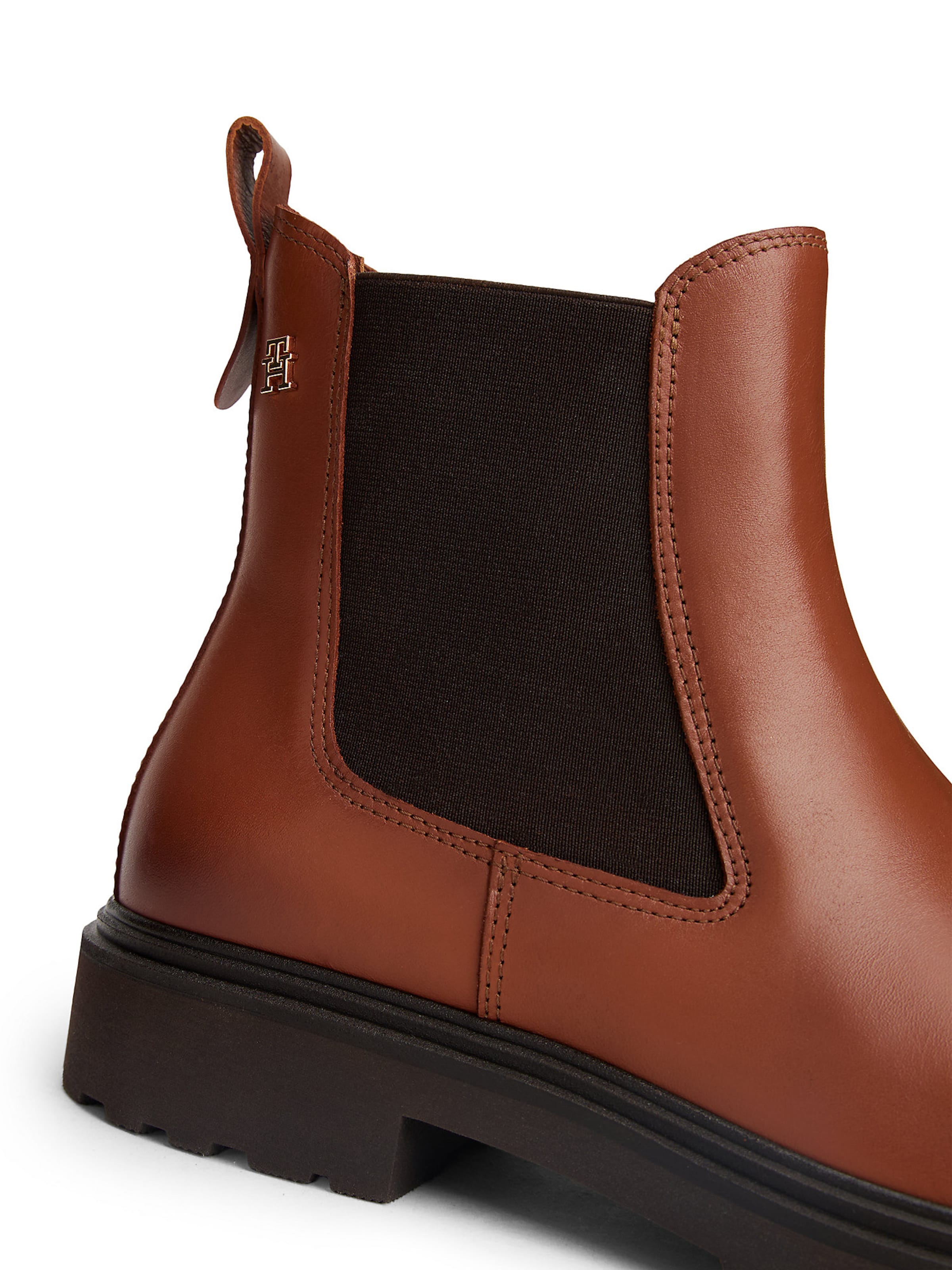 TOMMY HILFIGER Chelsea-bootsi värissä ruskea