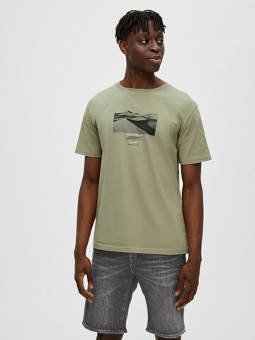 T-Shirt SELECTED HOMME en gris : devant