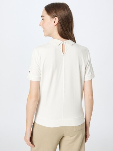 TOMMY HILFIGER - Camiseta en blanco