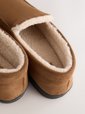 Slipper di Next in marrone