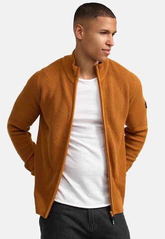 INDICODE JEANS Gebreid vest 'Layton' in Bruin