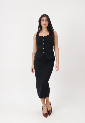 Elara Workwear in Black