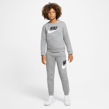 Nike Sportswear Klasický střih Mikina 'Club Futura' – šedá