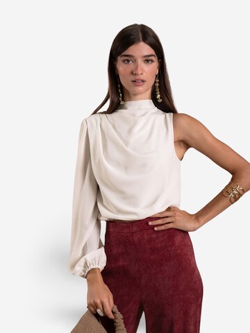THE-ARE Blouse in White: front