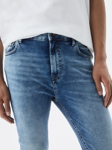 Pull&Bear Tapered Jeans i blå