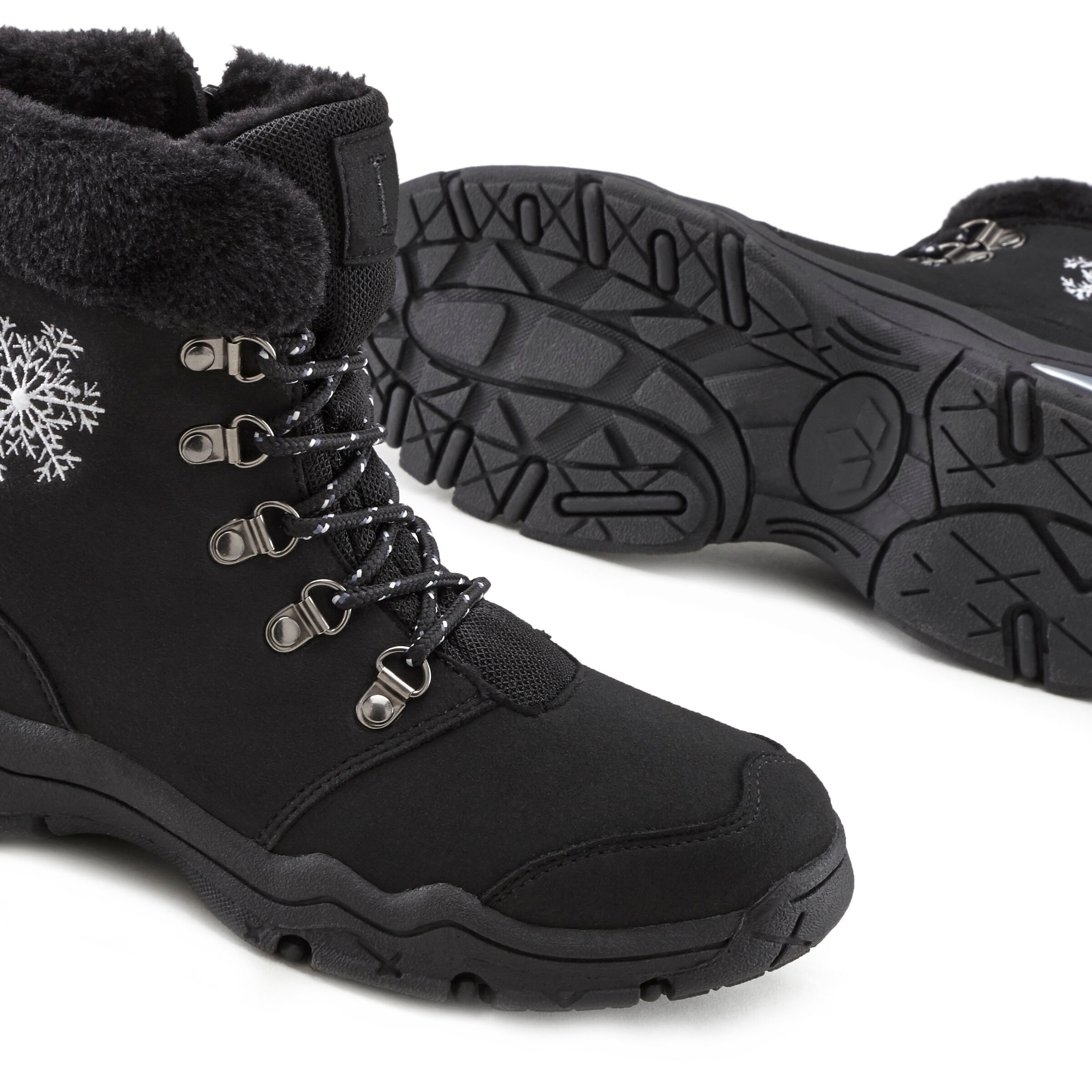 LASCANA Snow boots in Black