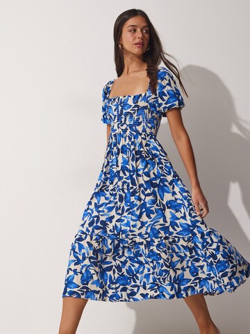Rochie de vară de la Happiness İstanbul pe albastru