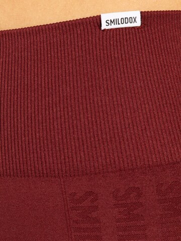 Coupe slim Leggings 'Layne' Smilodox en rouge