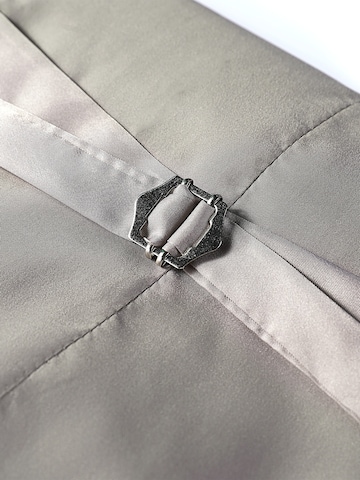 Youthup Slim fit Suit in Beige