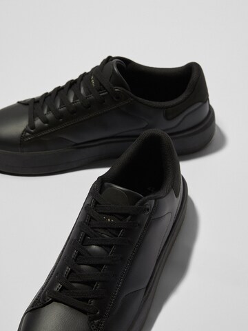 Bershka Sneaker in Schwarz