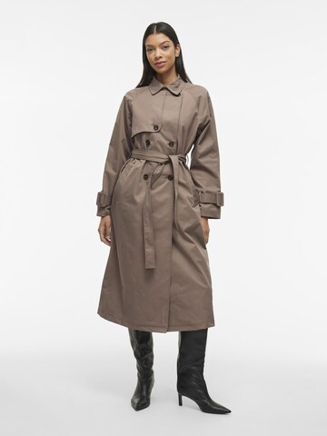 Manteau mi-saison VILA en marron : devant